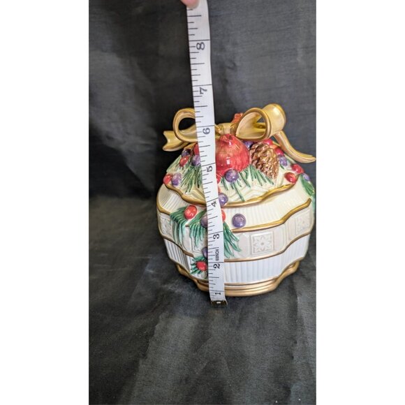 Fitz and Floyd WINTER SPICE Round Lidded Bowl Dish Christmas Table Decor W/ box - Picture 7 of 8